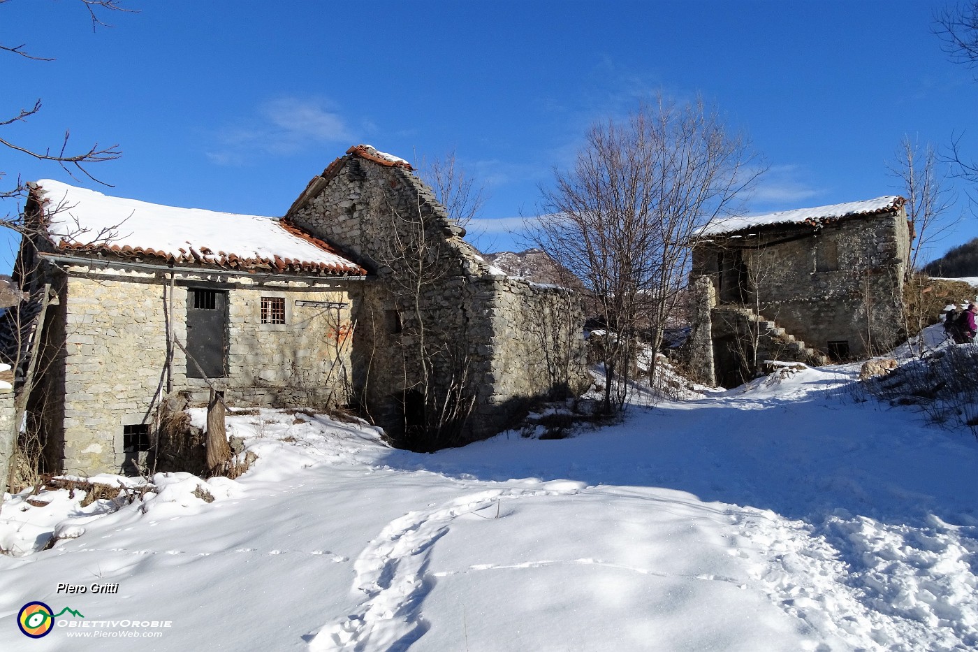 11 Alle baite in disuso di Prato Giugno (1268 m).JPG